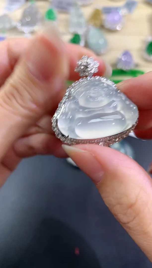 【闪购商品】翡翠吊坠(不含链)18K金镶嵌吊坠|29800