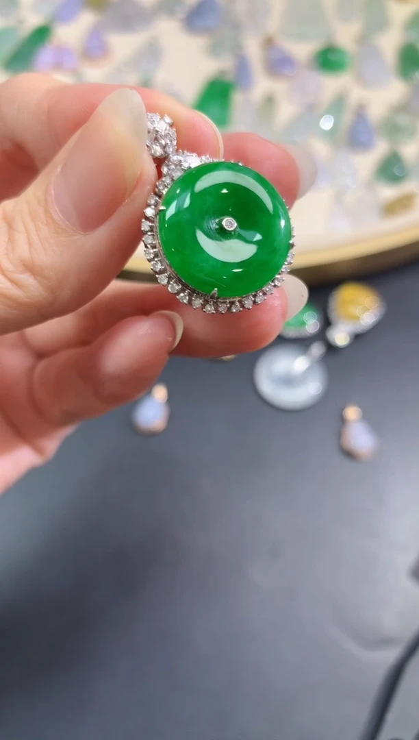 【闪购商品】翡翠吊坠(不含链)18K金镶嵌296平安扣|18000+0