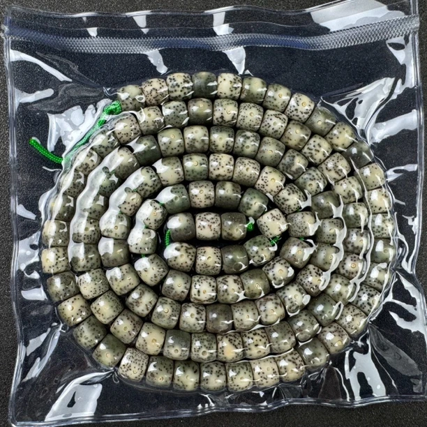 阴皮星月菩提子直切108颗8*9MM