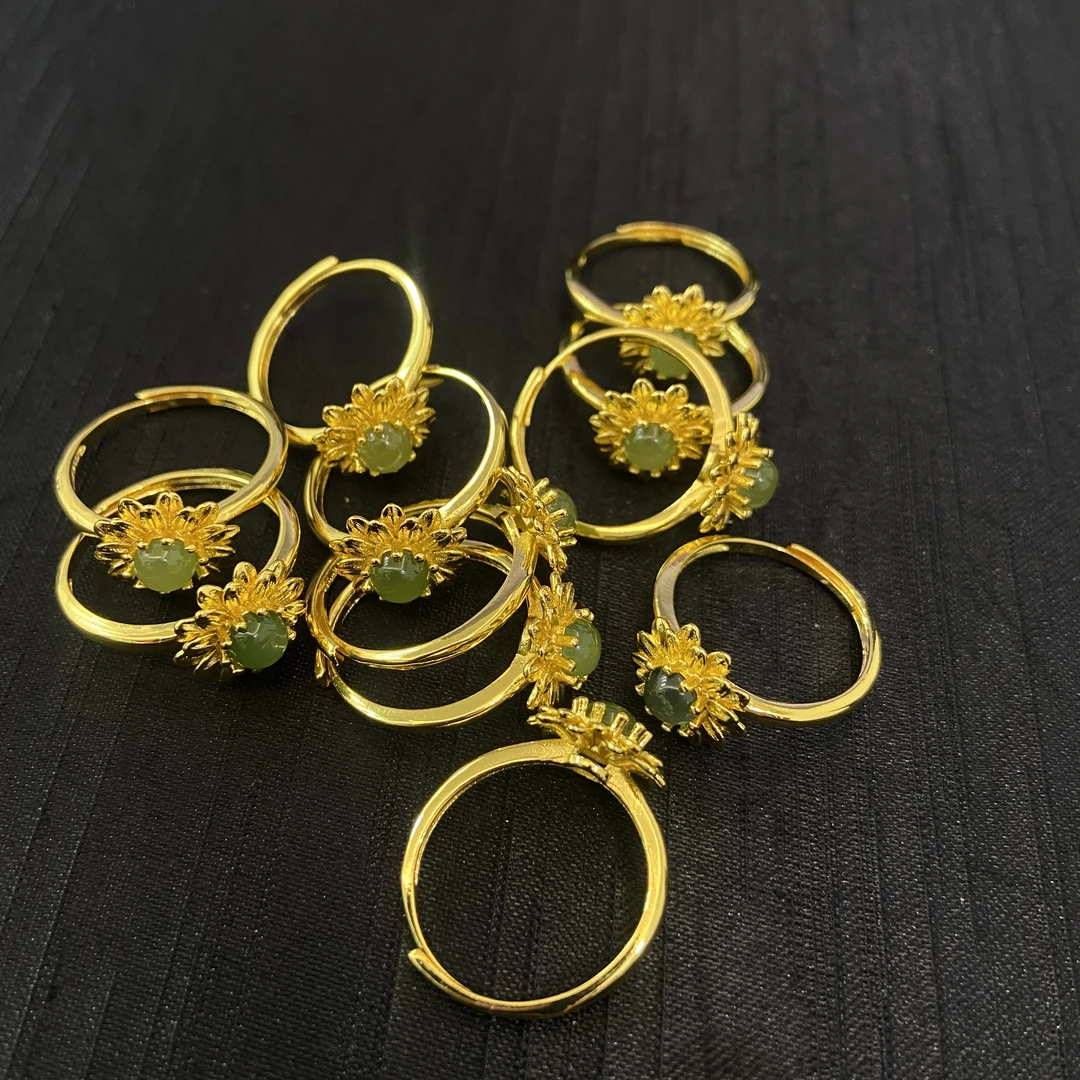 碧玉花形蛋面戒*（多样性发一个）349