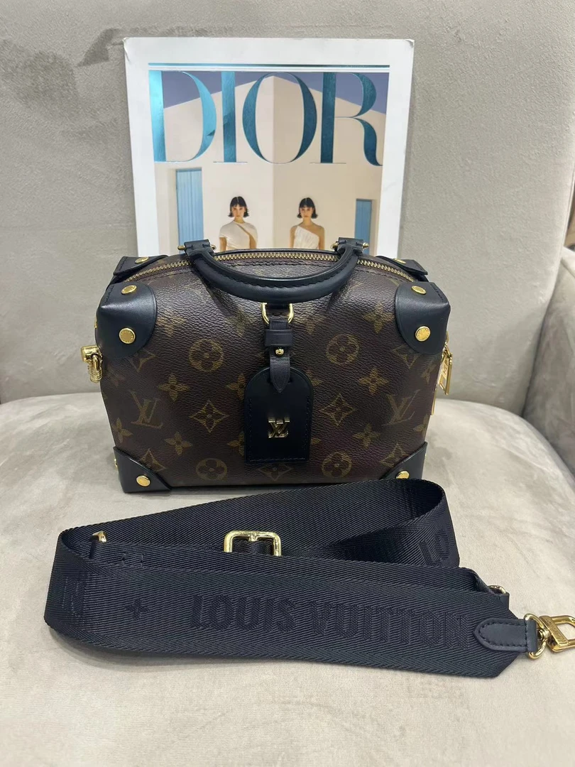 99新 LouisVuitton/路易威登 软盒子单肩斜跨包芯片款