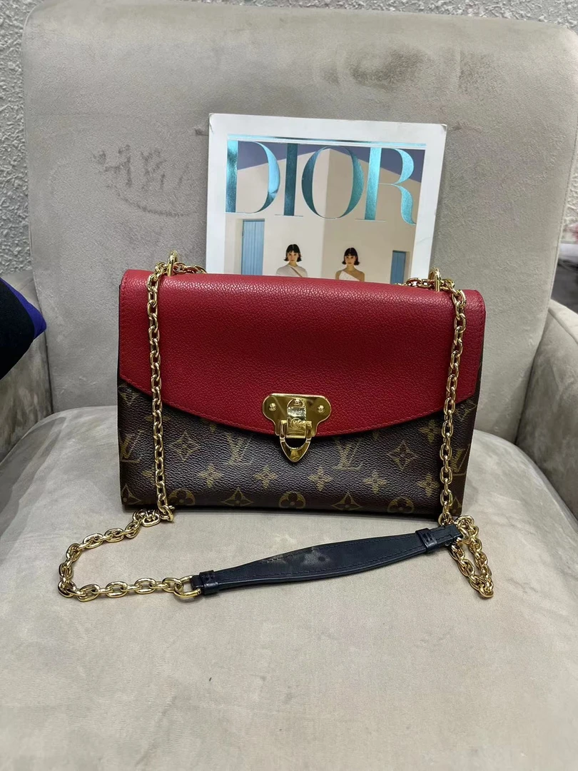 99新 LouisVuitton/路易威登 信封单肩斜挎包女士经典芯片
