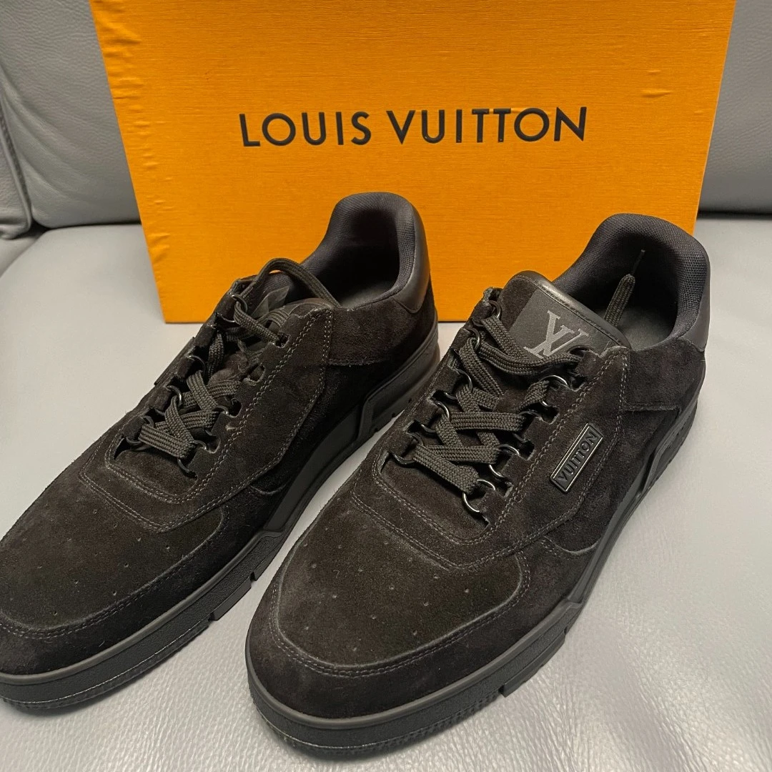 95新 LouisVuitton/路易威登 95新路易威登 LV Trainer 黑色麂皮