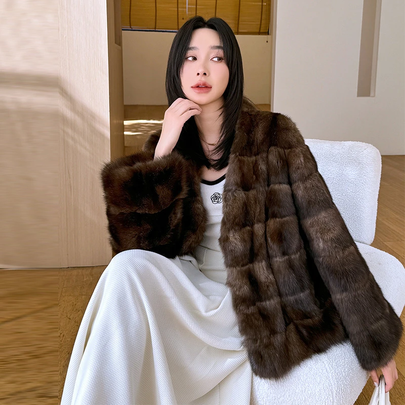 俄罗斯水貂皮草大衣2025新时尚v领短款貂皮大衣女块貂外套女