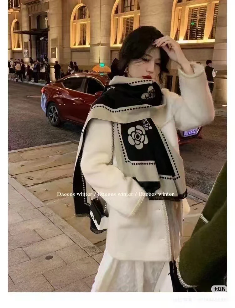 秋冬冬季网红围巾2025双面羊绒小香风山茶花新款保暖披肩时尚百搭