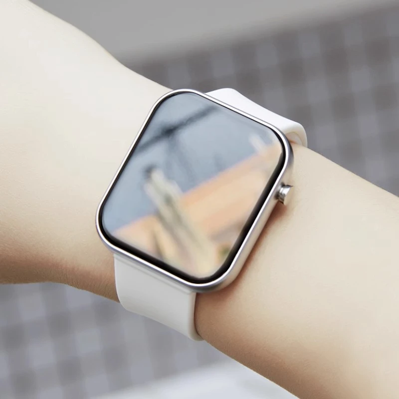 12月新款果苹S9手表iwatch手表蓝牙通话电子手表防水NFC运动手环