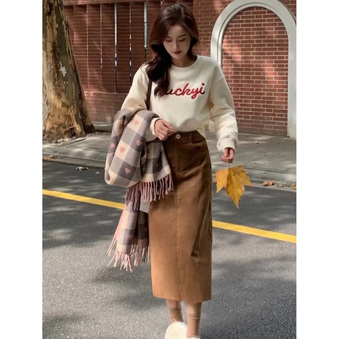 秋冬时尚搭配一整套女网红炸街小个子加绒卫衣灯芯绒半身裙两件套