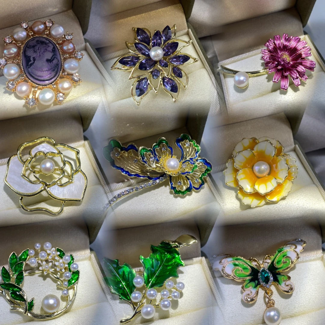 随机高级感胸针一个