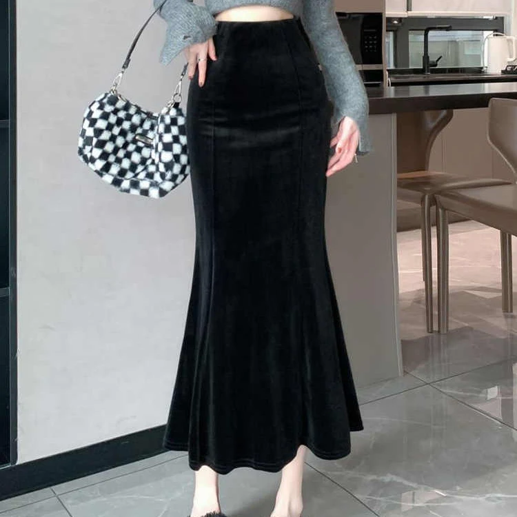 春秋季丝绒半身裙女复古小黑裙高腰修身显瘦中长款A字包臀鱼尾裙