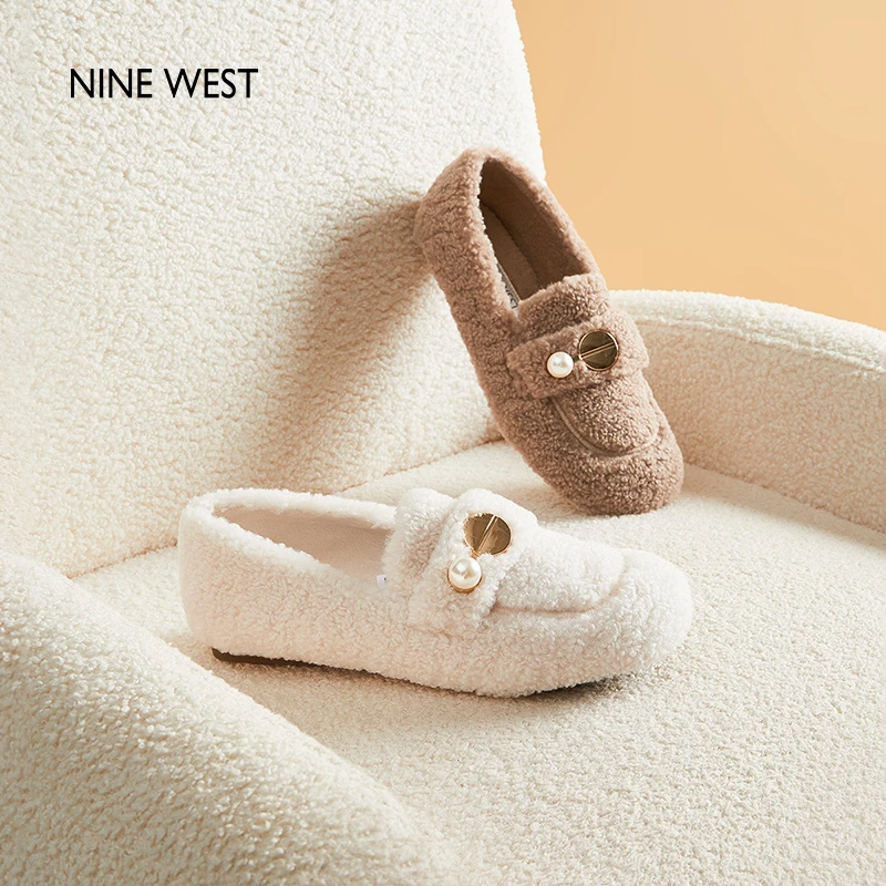 Nine West/玖熙女鞋秋冬新款软底加绒保暖圆头单鞋饰扣平底毛毛鞋