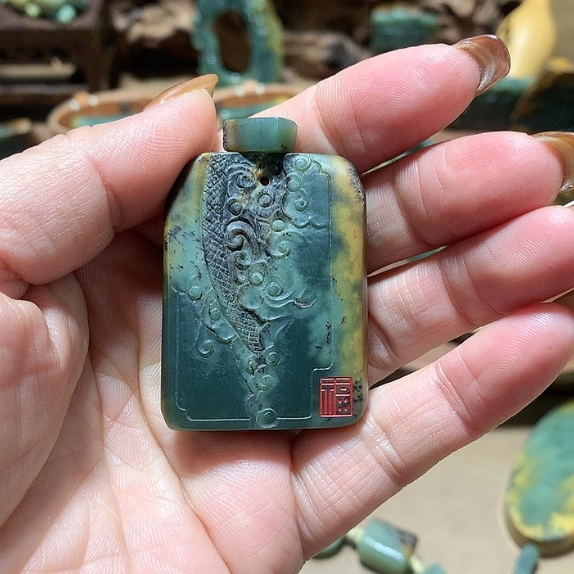 【闪购商品】岫岩河磨玉(透闪石质玉)挂件未镶嵌大**石