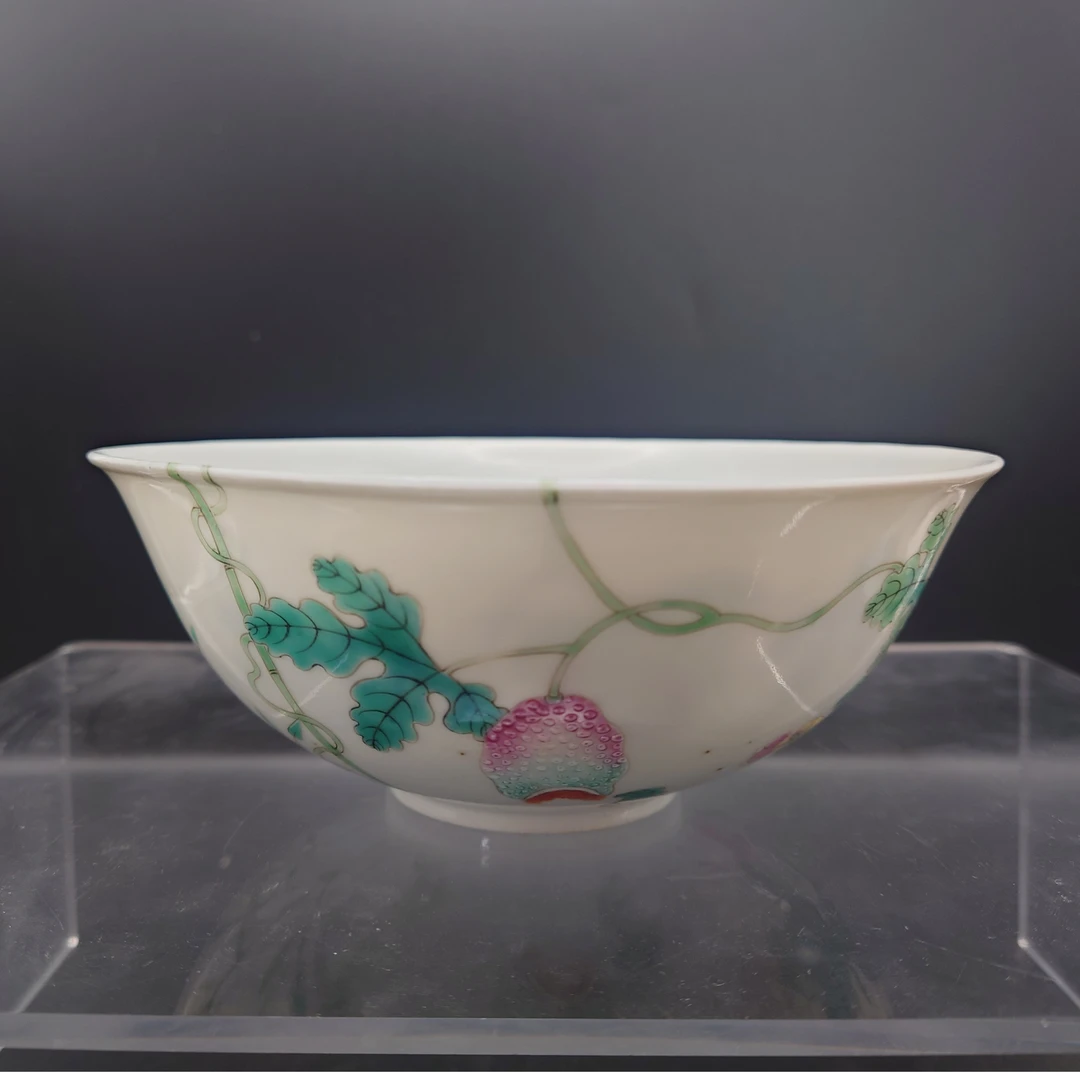 光绪 （官窑）粉彩过枝癞瓜纹碗 LYWQ3582