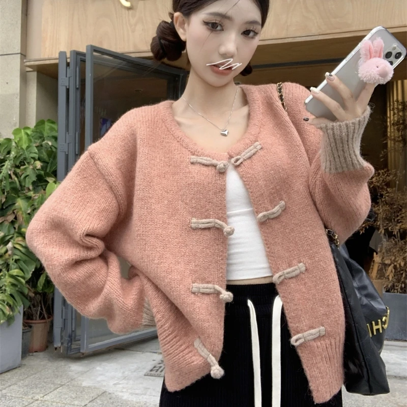 2024年春秋软糯新中式重工盘扣圆领撞色针织开衫女慵懒风长袖毛衣