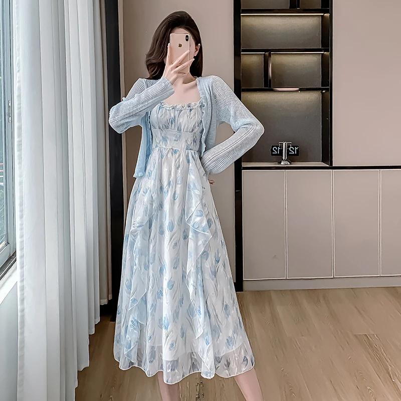 荷叶边碎花吊带裙女夏2025年新款度假风蓝色花洋气减龄显瘦仙女裙