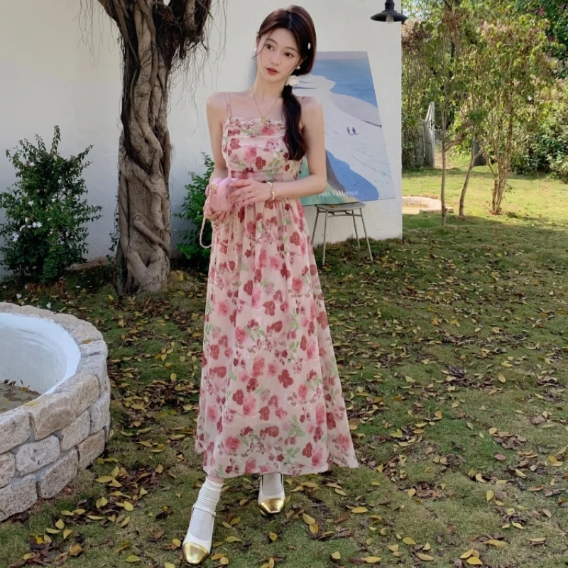 温柔风碎花长款吊带裙女2025春夏新款宽松百搭遮肉显瘦收腰连衣裙