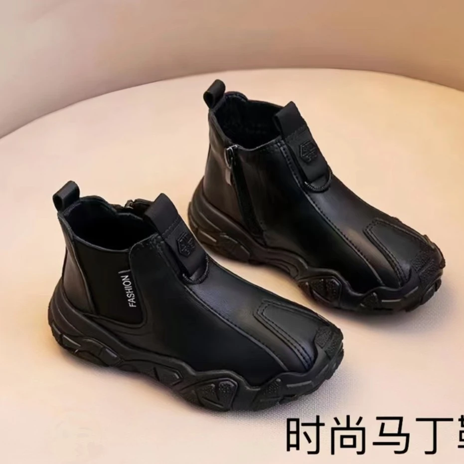 儿童马丁靴洋气2024爆款加绒冬季宝宝新款6-12岁真皮靴子软底男童