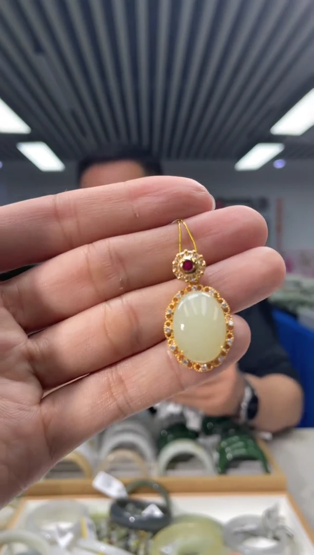 【闪购商品】和田玉吊坠银S925镶嵌配皮绳多样性发货其一