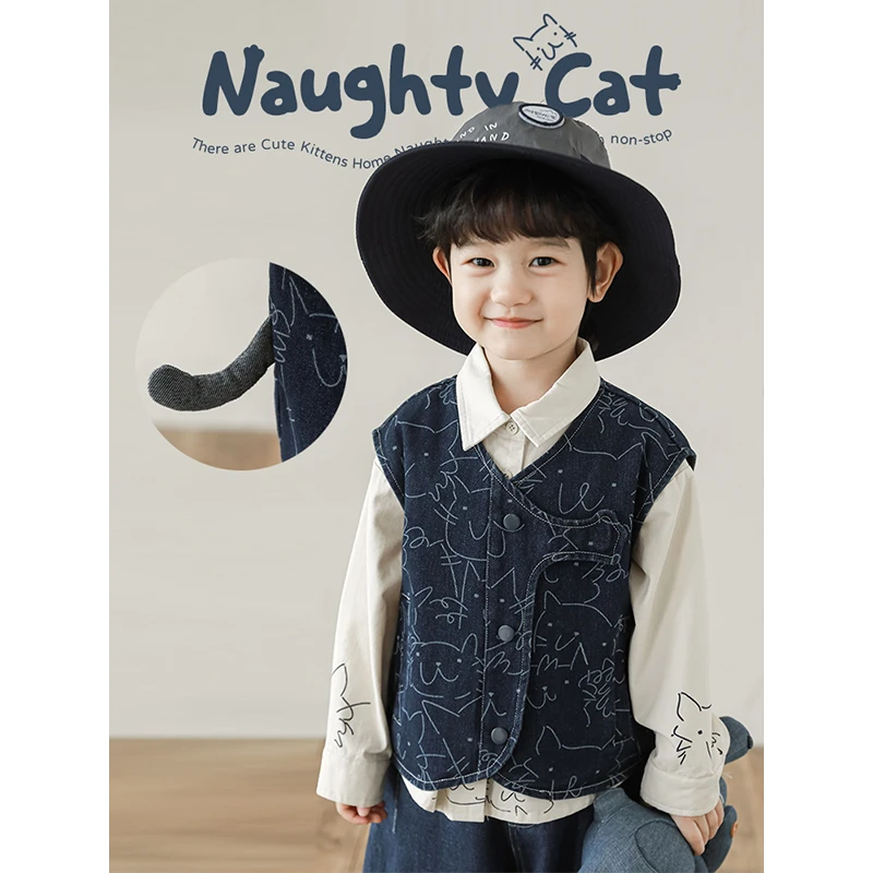 【秋三波男童】满印绣标尾巴淘气萌喵外套牛仔马甲 N5428
