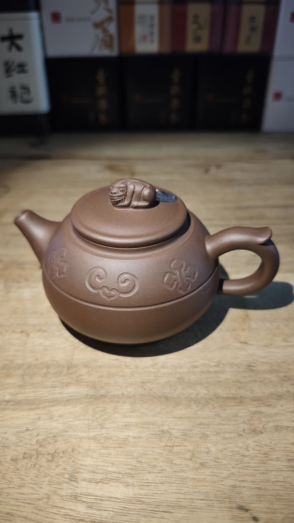 紫砂一厂早期紫泥兽钮壶