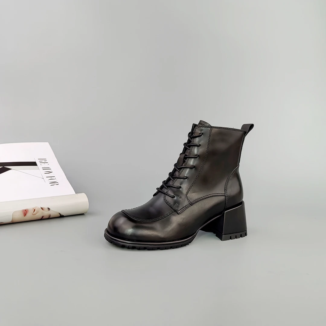 2024秋季新款百搭女士英伦风真皮简约洋气马丁靴小短靴-6110-3