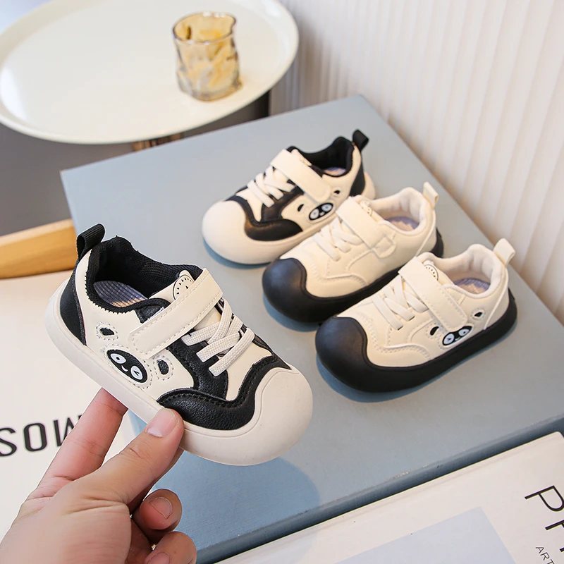 宝宝软底学步鞋春秋新款男宝宝卡通休闲鞋女童百搭软底熊猫小白鞋