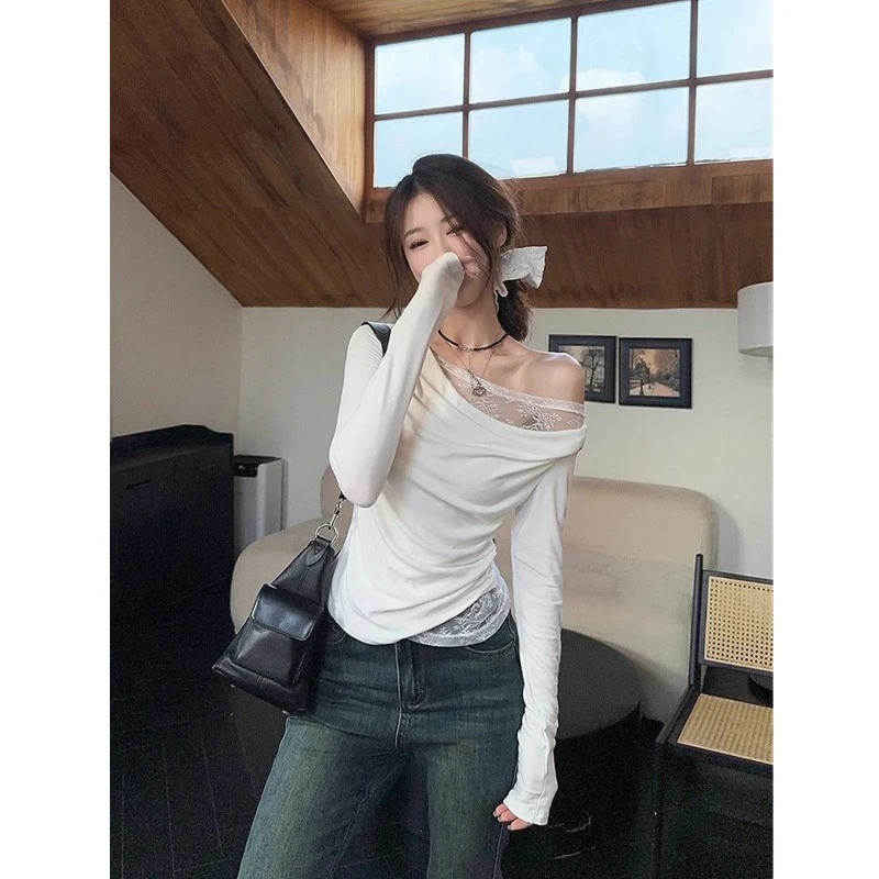 蕾丝拼接露肩长袖T恤女2024秋季新款设计感修身显瘦辣妹打底上衣