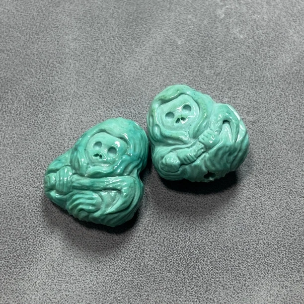 原矿绿松石雕刻背云挂件配饰