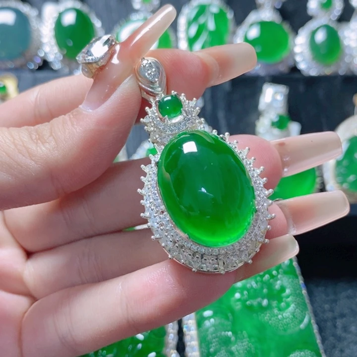 翡翠颈饰未镶嵌