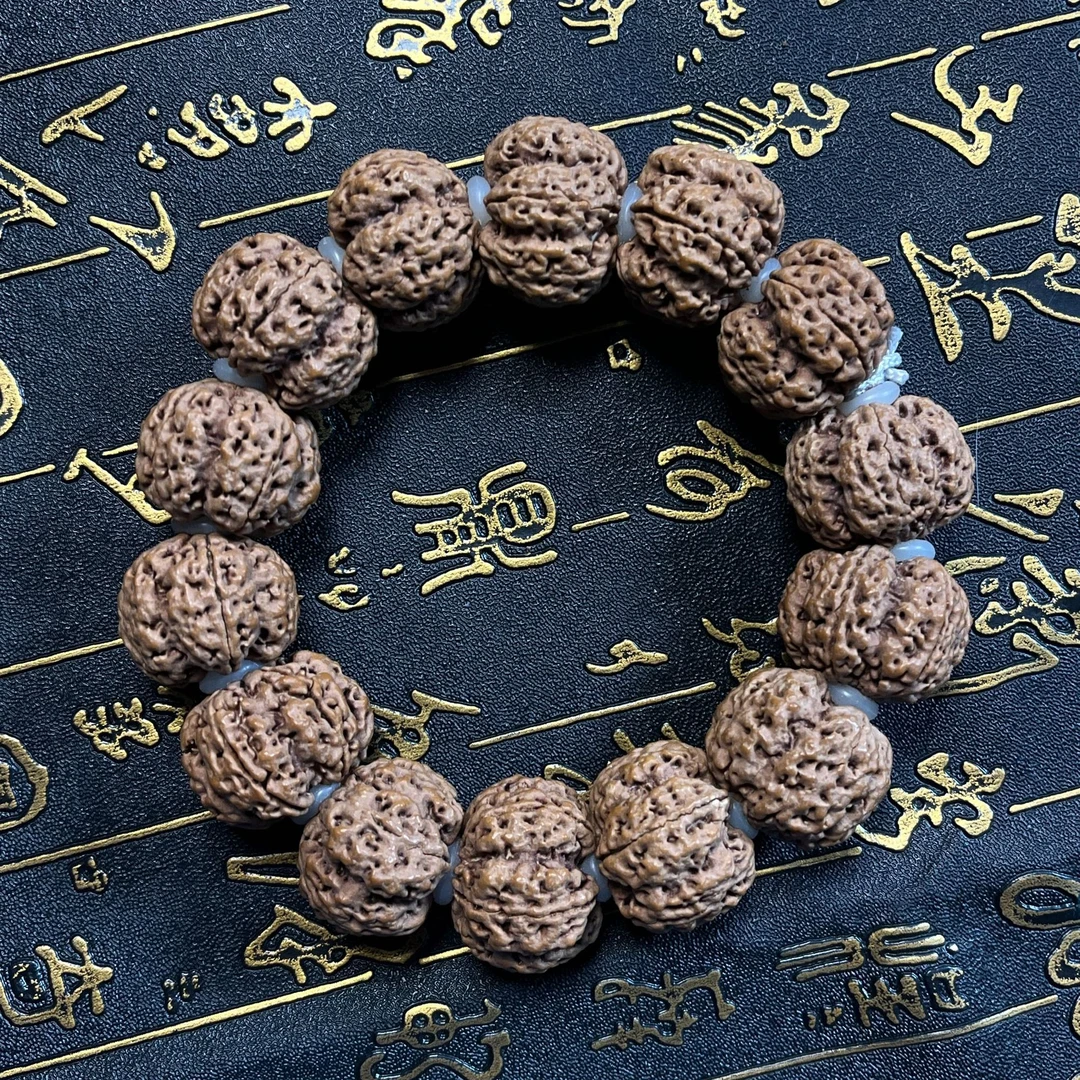 【三皮出品】大金刚菩提粗筋梅花原色原皮下水精挑粗筋梅花三皮文玩