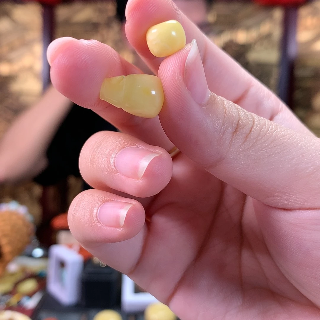 蜜蜡裸石未镶嵌松***怂配饰蜜蜡