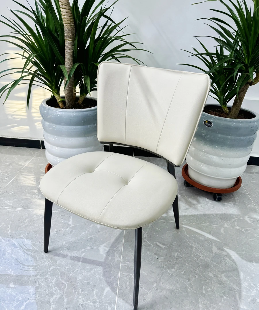 新款北欧现代简约金属软包餐椅酒店餐厅包布椅样板房靠背