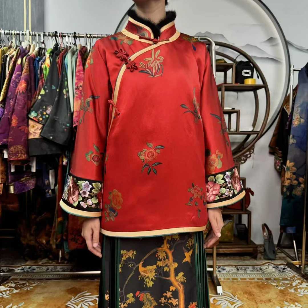 60姆米重锻红色牡丹花手推绣棉服100桑蚕丝款