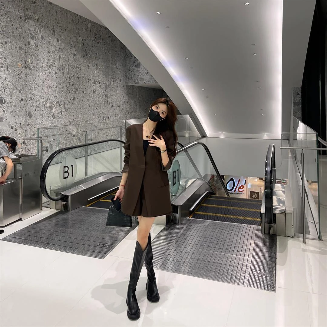 2025春秋时尚赫本风显瘦气质老钱风设计感小西装短裤外套女两件套