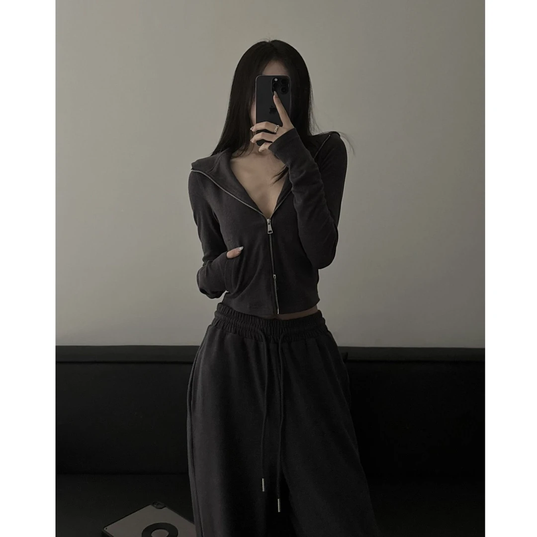 满满自在感机场风套装女秋季高级感灰色开衫连帽上衣阔腿裤两件套