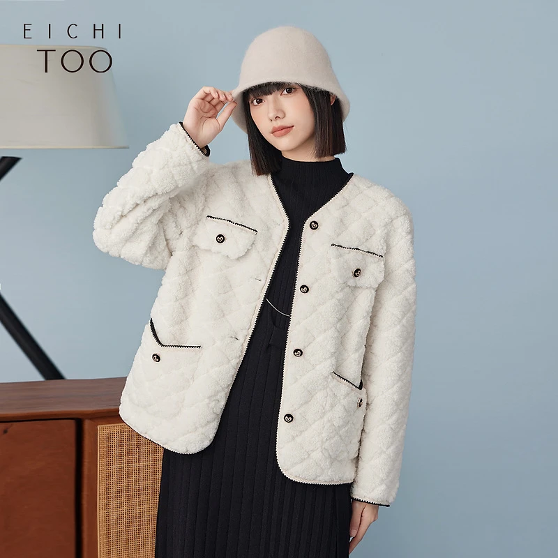 A爱居兔冬季软糯舒适气质时尚小香风短外套EWJAJ4N005A