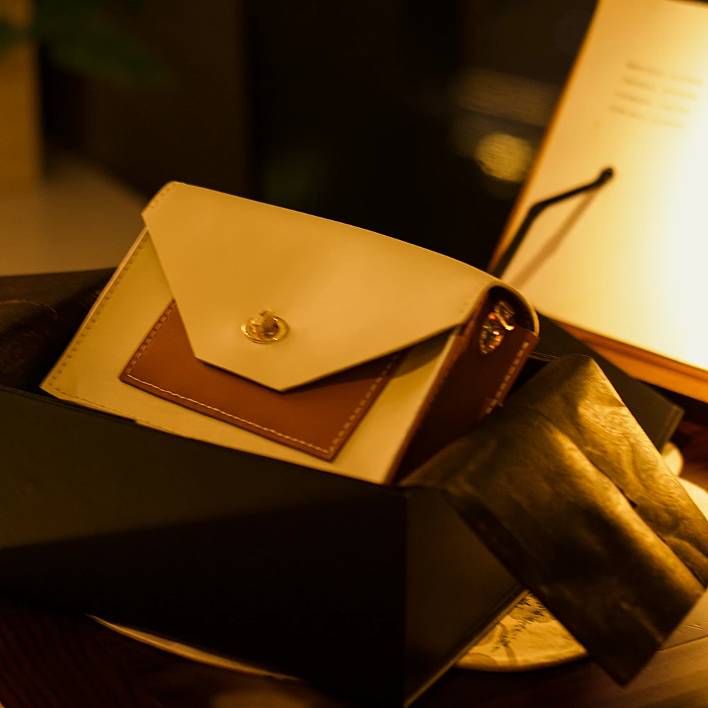 母亲节包包小众单肩真皮拼色女士轻奢百搭撞色信封包