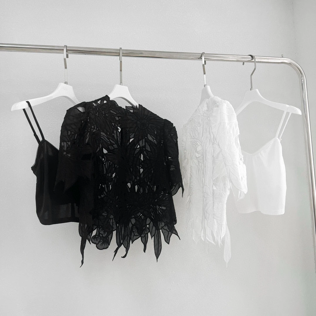 手工镂空刺绣半袖上衣