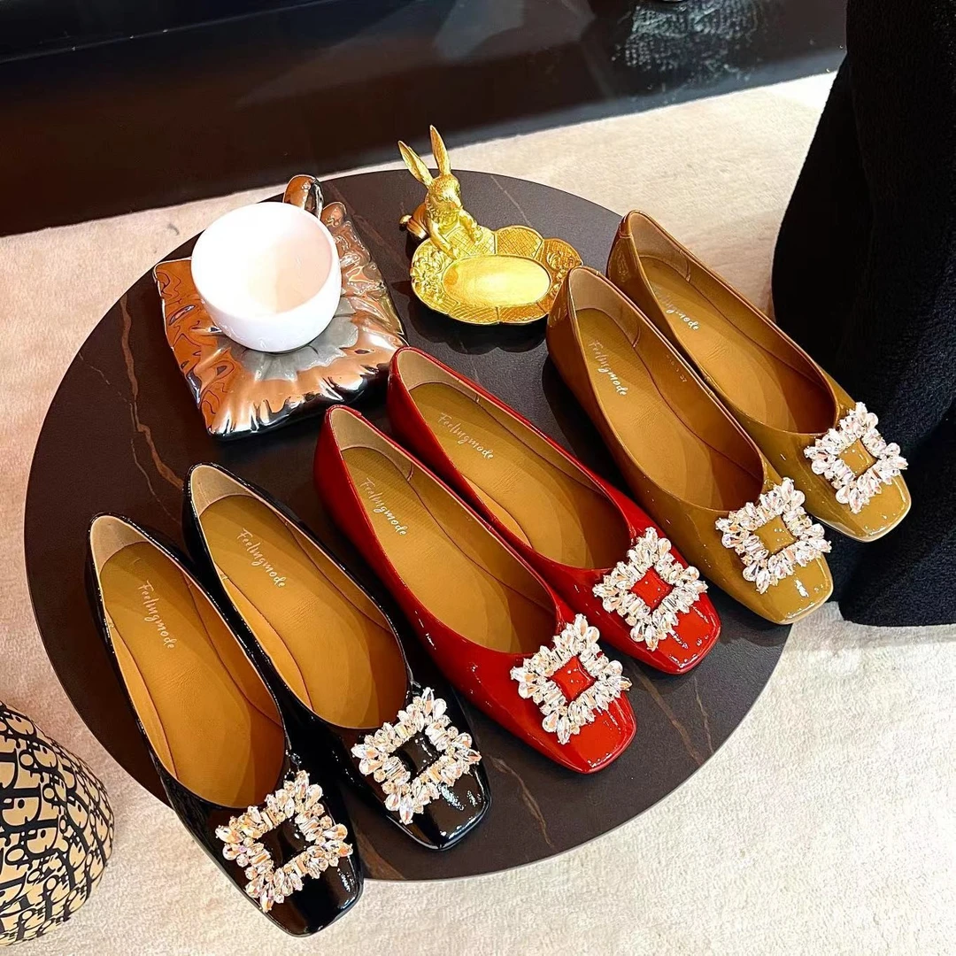 方钻亮面圆头平底单鞋JN2205