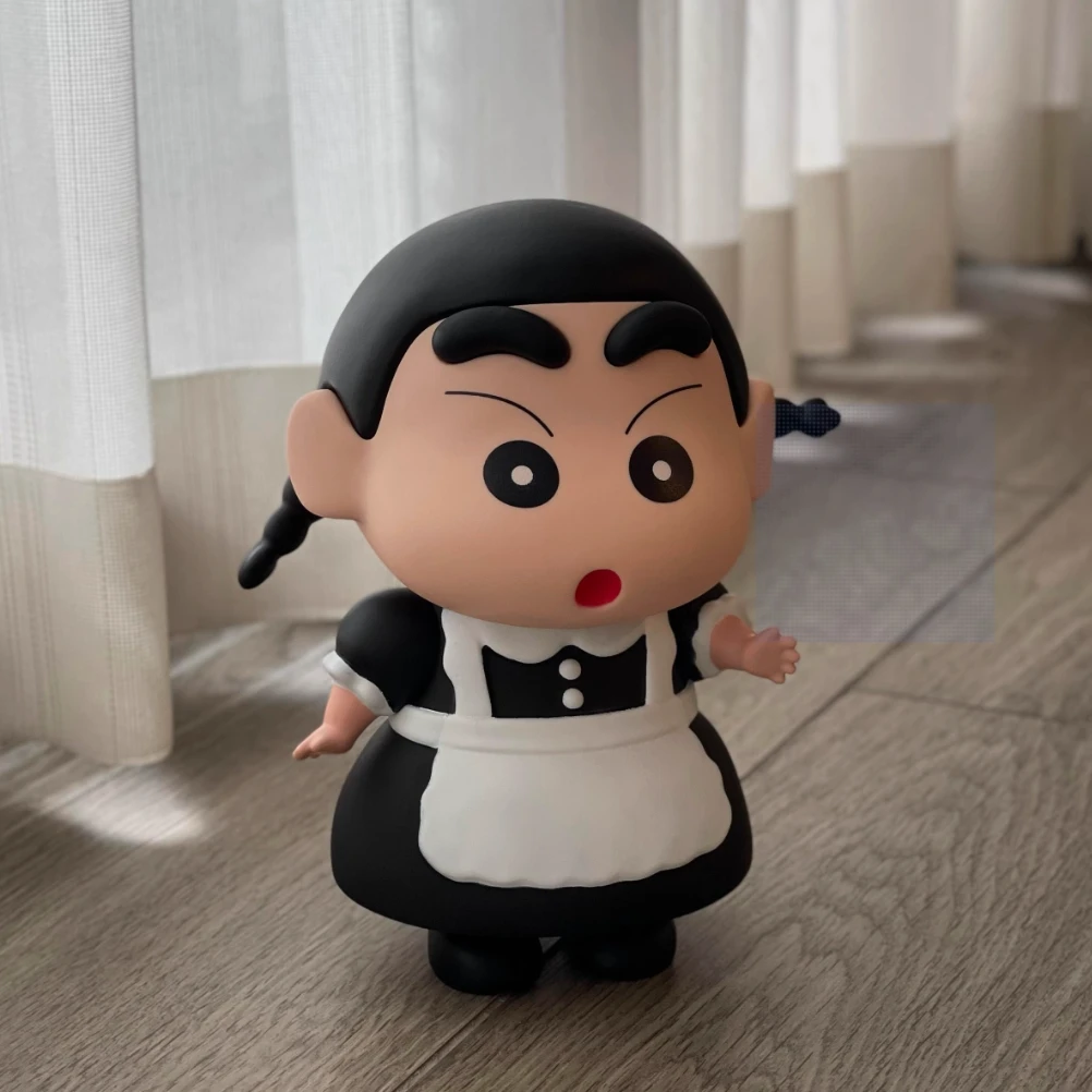 24cm女仆蜡笔小新手办车饰桌面摆件机箱公仔玩偶潮流模型礼物