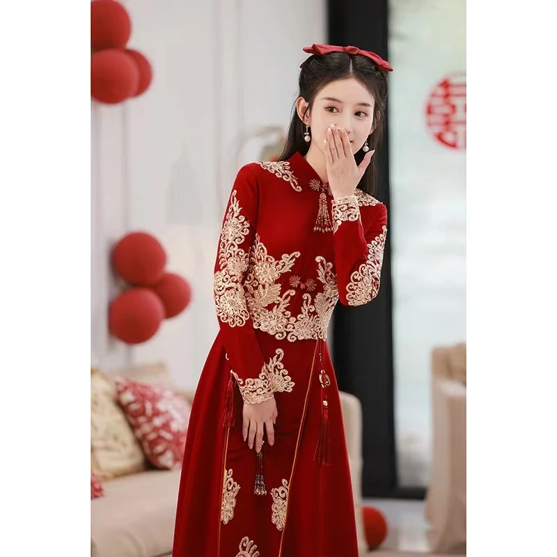 新中式敬酒服新娘订婚酒红色2023新款长袖长款订婚旗袍简约秀禾服