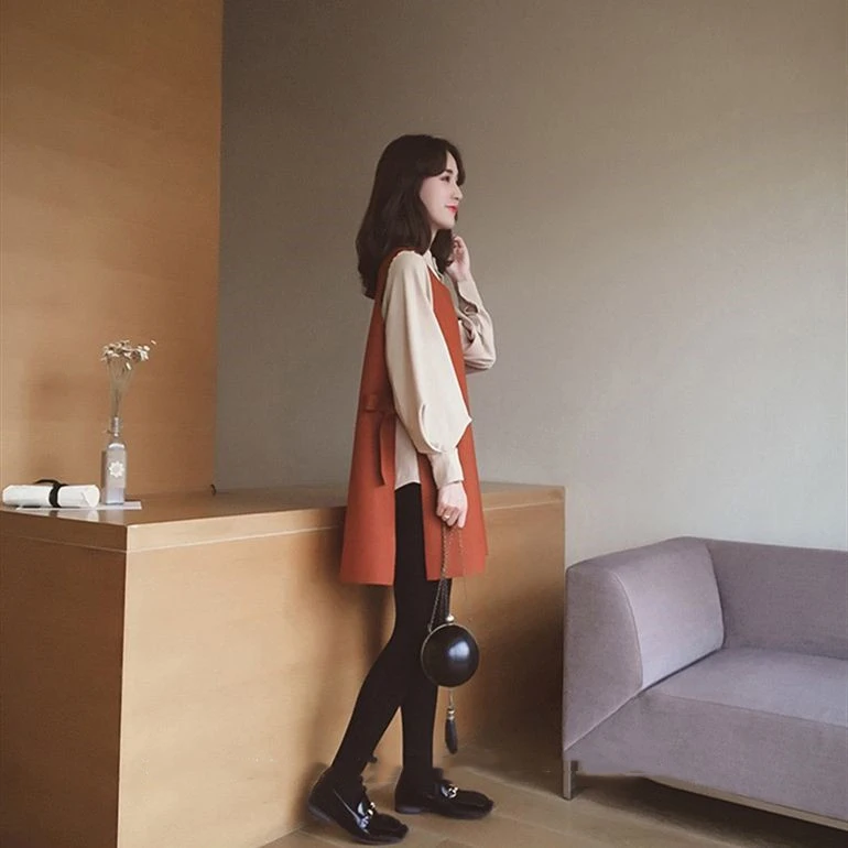 孕妇装春秋装两件套女马甲套装春秋季网红洋气连衣裙孕期潮妈衣服