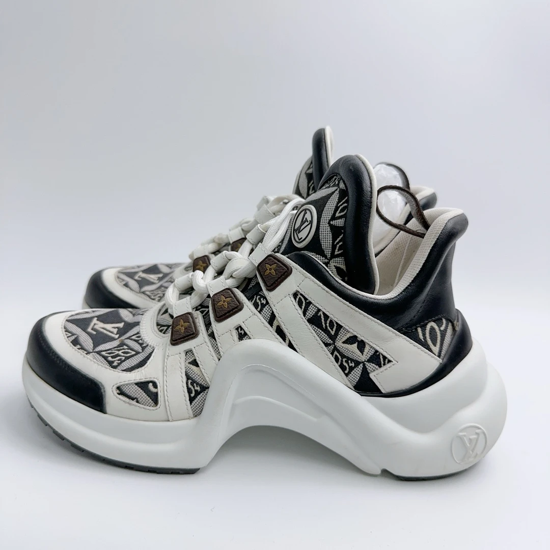 35.5码/98新/lv/路易威登 黑色1854满印拱桥老爹鞋/ys00141