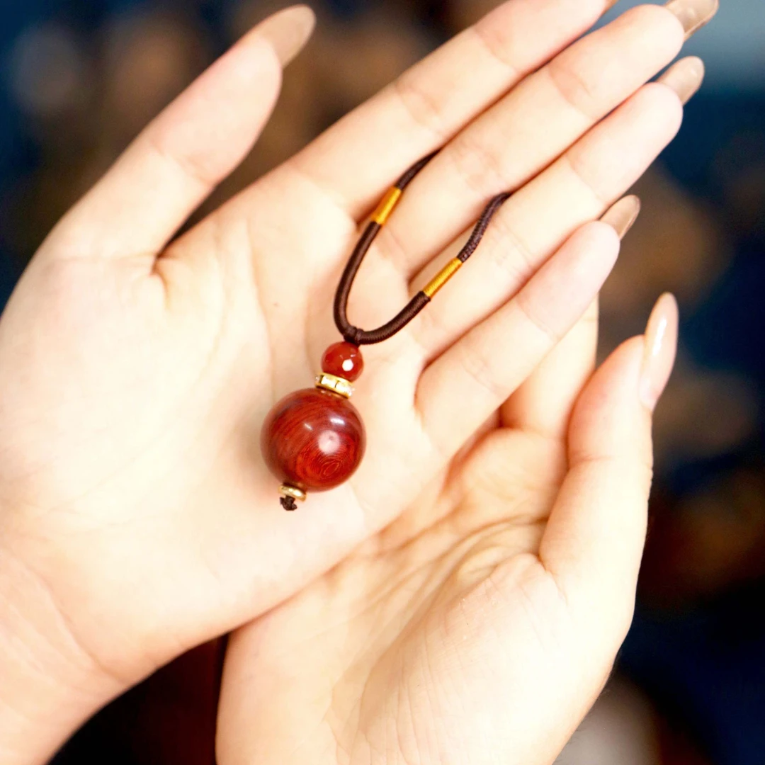 海南红降1.8精品单珠吊坠（多样发一）