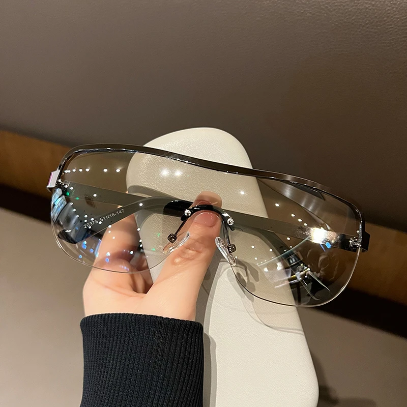 骑行护目镜女显脸小太阳眼镜登山自行车防风运动墨镜高级感防晒