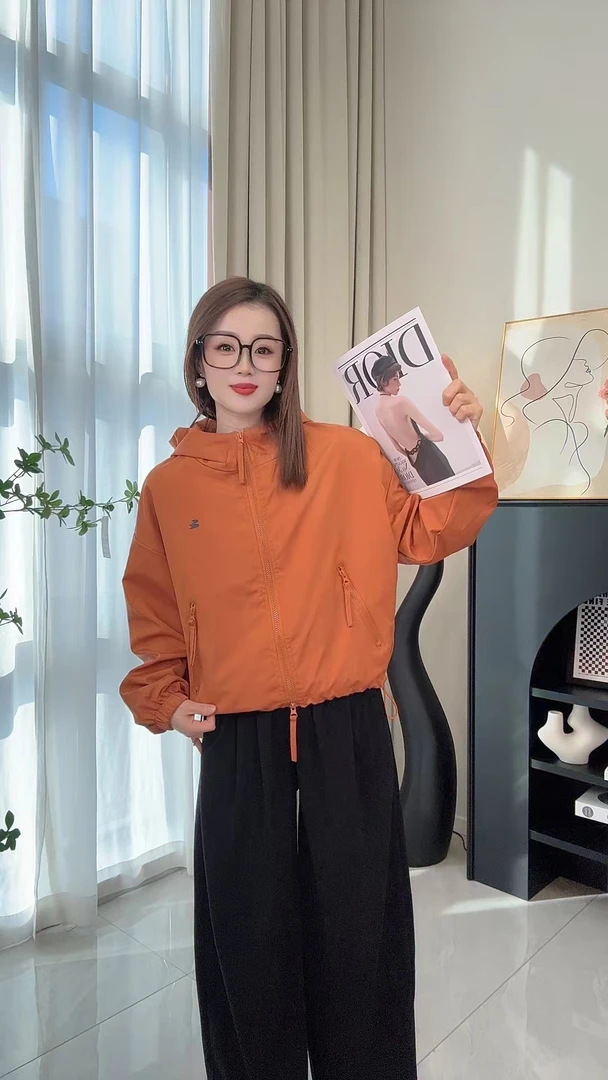 2025春秋新款连帽拉链短款小个子下摆抽绳休闲长袖冲锋衣外套女潮