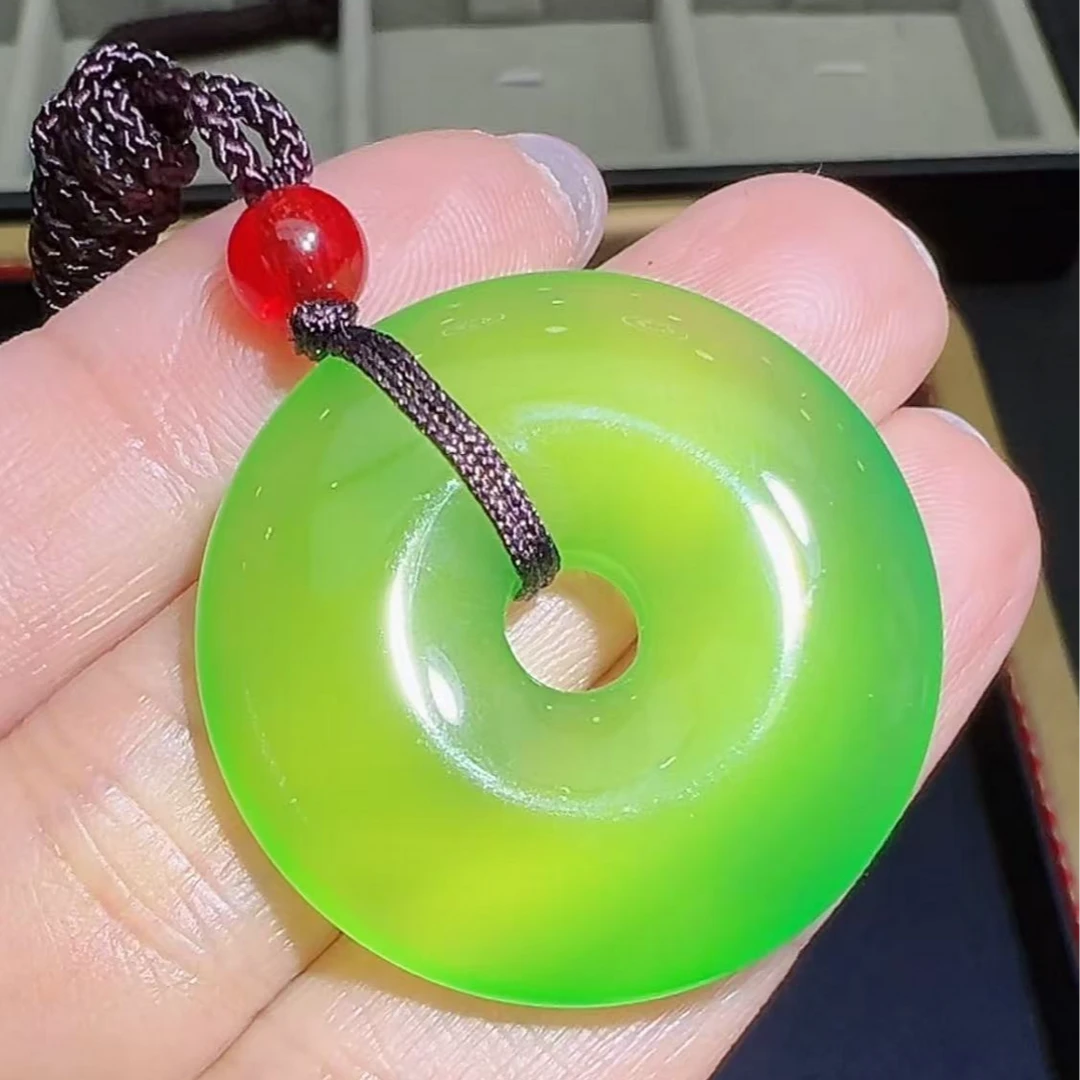 面面来财珠宝S1995卡30左右-秦紫绿玛瑙玉绿平安扣-配绳