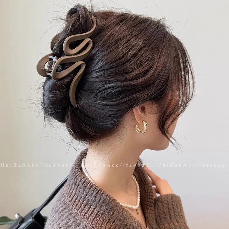 2023新款高级感磨砂大号抓夹女秋冬气质发夹后脑勺盘发鲨鱼夹头饰