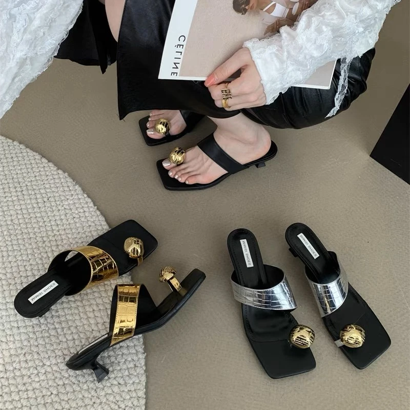 【YANG】凉拖鞋外穿方头金属扣套趾一字拖个性外穿沙滩拖鞋女