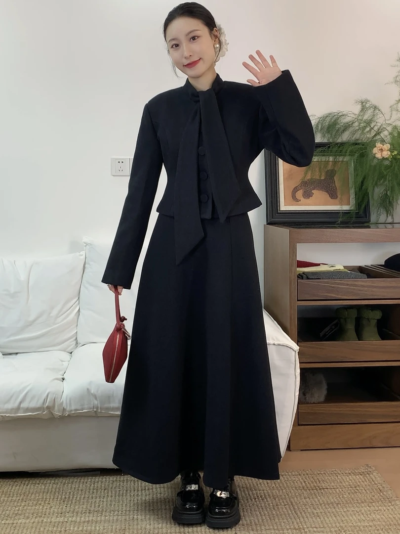 财阀千金！羊毛呢系带百搭短外套+纯色A字半身裙套装