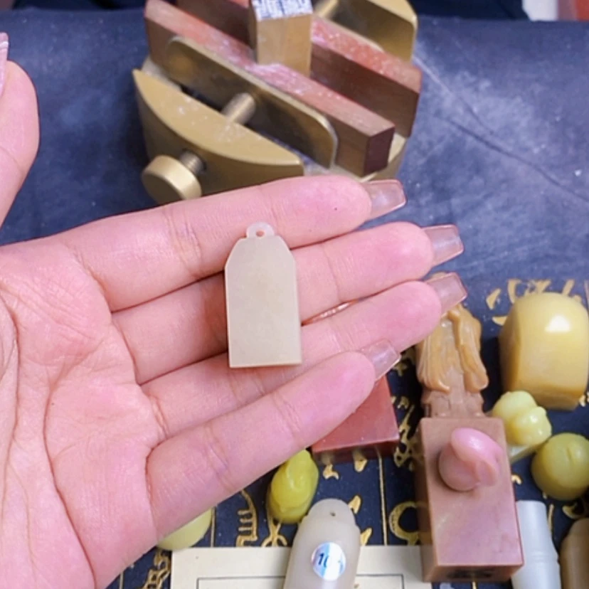 【闪购商品】老挝石一****拉